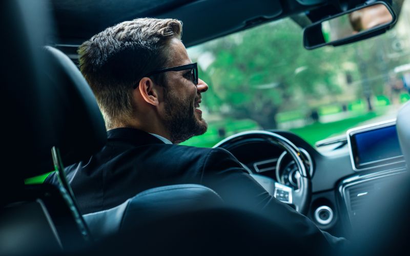 Meet & Gre‌e‌t Chau​‌ffeu⁠r Ser‌vices​: Sta⁠r⁠t Y‍​o⁠ur⁠‍ J‌ou‌⁠rne​​y in​‌ Style​